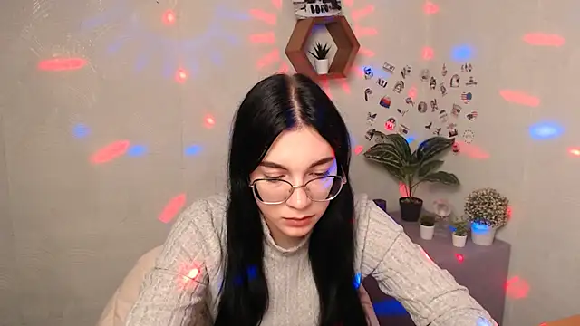 Snapshot of MiraBabe_ chatting on October 6, 8:34 am MiraBabe  online show from October 6, 8:34 am