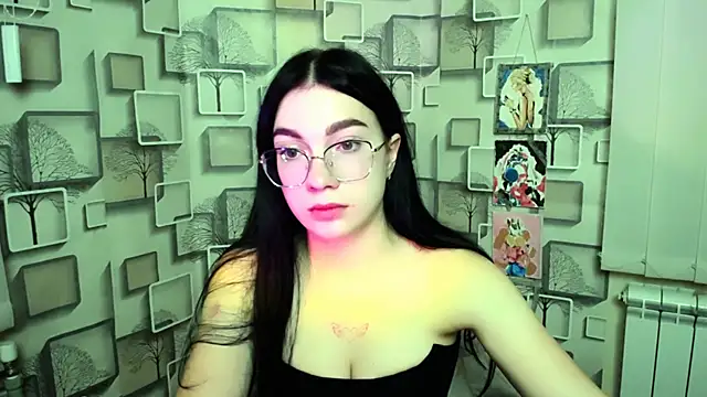 Snapshot of MiraBabe_ chatting on October 15, 7:19 am MiraBabe  online show from October 15, 7:19 am