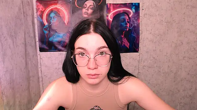 Snapshot of MiraBabe_ chatting on October 16, 7:31 am MiraBabe  online show from October 16, 7:31 am