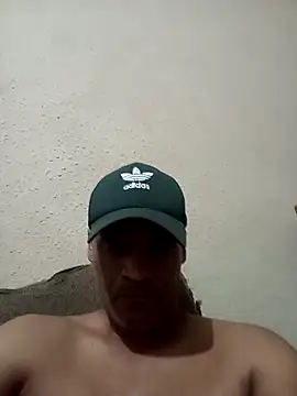 Snapshot of JeffersonRay chatting on April 19, 4:23 am JeffersonRay online show from April 19, 4:23 am