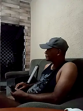 Snapshot of JeffersonRay chatting on May 4, 1:18 pm JeffersonRay online show from May 4, 1:18 pm