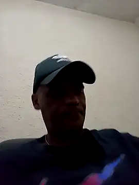 Snapshot of JeffersonRay chatting on May 9, 12:43 pm JeffersonRay online show from May 9, 12:43 pm
