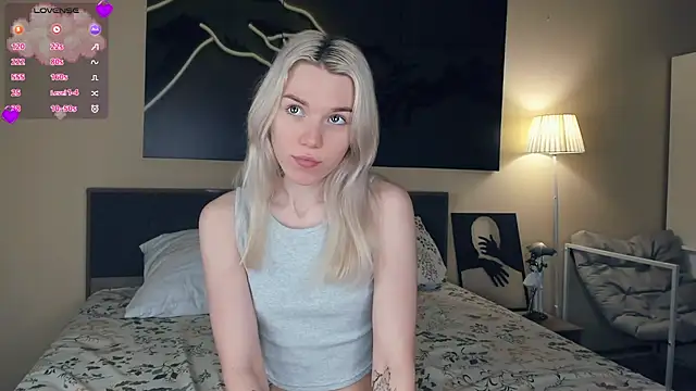 Snapshot of DianeHonnette chatting on November 2, 7:38 pm DianeHonnette online show from November 2, 7:38 pm