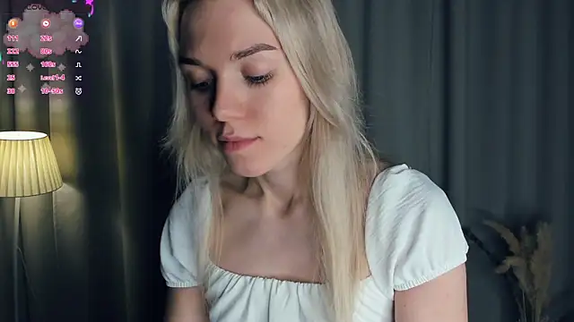 Snapshot of DianeHonnette chatting on November 24, 7:13 pm DianeHonnette online show from November 24, 7:13 pm