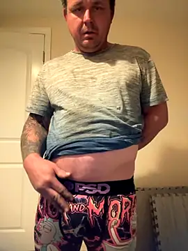 Snapshot of Handbanana87 chatting on November 11, 11:27 pm Handbanana87 online show from November 11, 11:27 pm