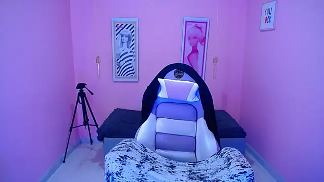 Bunny poison online show from November 30, 1:15 pm