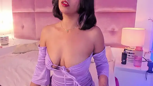 Snapshot of RouseWhitte chatting on January 18, 11:36 am RouseWhitte online show from January 18, 11:36 am