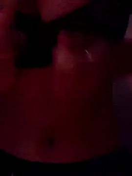 sassyishhu76 online show from December 3, 8:00 am