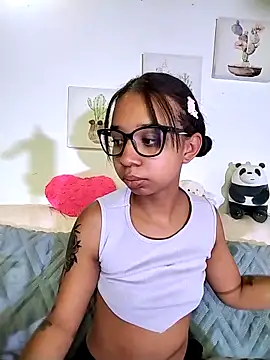 Suzanelee1 online show from September 19, 1:12 pm