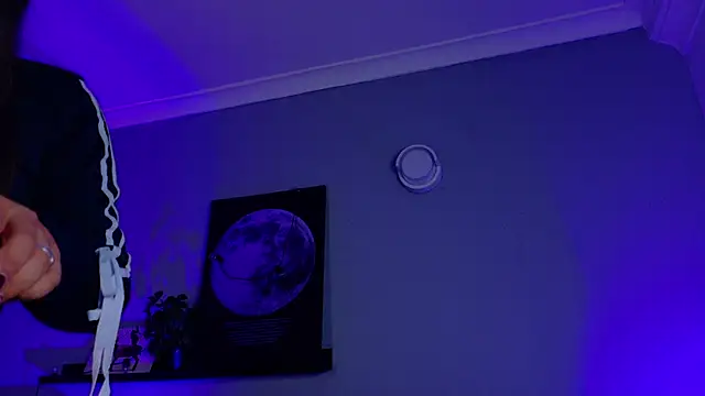 KeendraFox  online show from April 13, 10:10 am