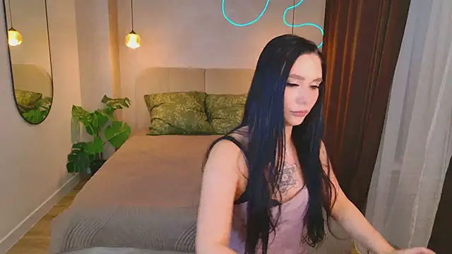 B Monica  online show from October 19, 9:04 pm