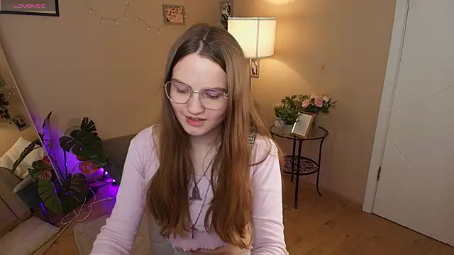 Snapshot of Evii_Stich chatting on September 22, 6:21 pm Evii Stich online show from September 22, 6:21 pm