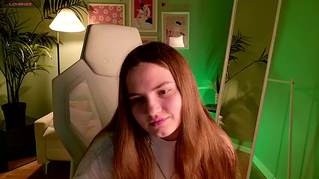 Snapshot of Evii_Stich chatting on September 28, 5:57 am Evii Stich online show from September 28, 5:57 am