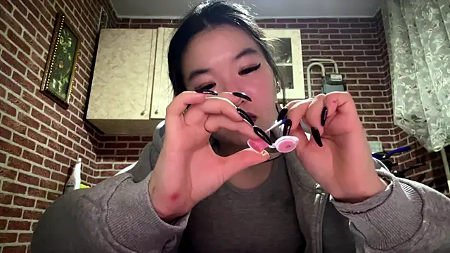 EmmaLeexth online show from January 12, 2:22 pm