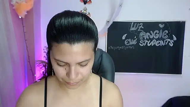 Snapshot of LuzAngie chatting on October 28, 7:27 pm LuzAngie online show from October 28, 7:27 pm