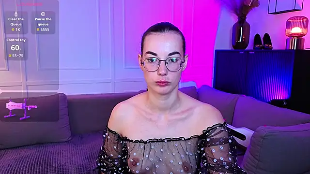 Snapshot of EmmaJakson chatting on October 14, 5:36 pm EmmaJakson online show from October 14, 5:36 pm