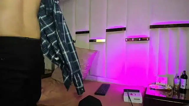 ANLLELOAndANGELA online show from October 26, 6:03 pm