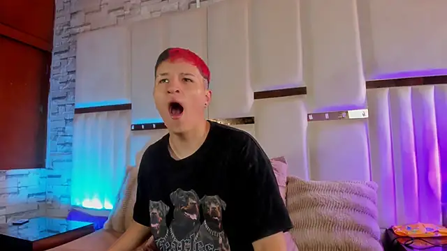 Snapshot of ANLLELOAndANGELA chatting on January 19, 3:38 pm ANLLELOAndANGELA online show from January 19, 3:38 pm