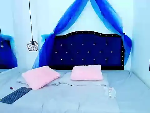 Selenegomezz online show from November 14, 8:40 pm