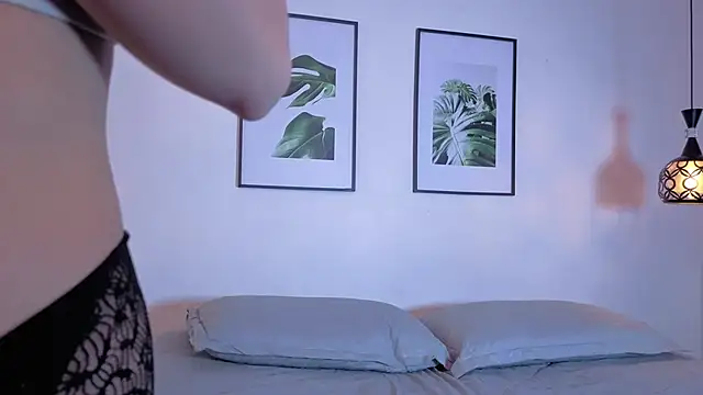 afrodita aares online show from March 24, 7:30 pm