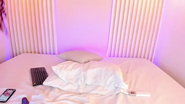 rossvega online show from October 3, 8:06 pm