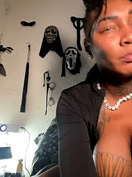 QUEENCALIMOD online show from December 14, 6:19 am