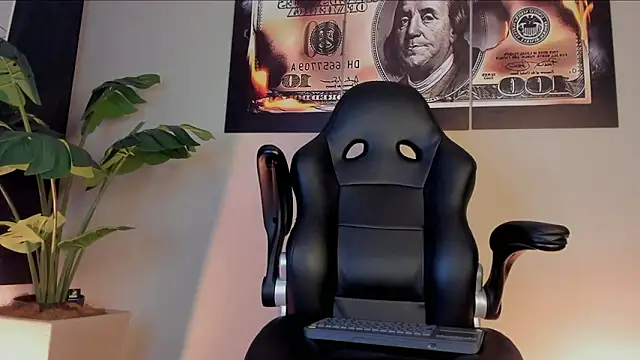 chrizmacgregor online show from March 4, 1:11 am