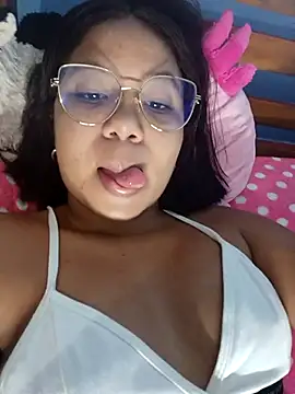 Snapshot of little_onixx chatting on October 17, 12:08 pm little onixx online show from October 17, 12:08 pm