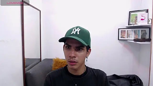 David 925  online show from November 22, 9:36 pm