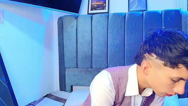 Erick Velveth online show from March 27, 5:46 am