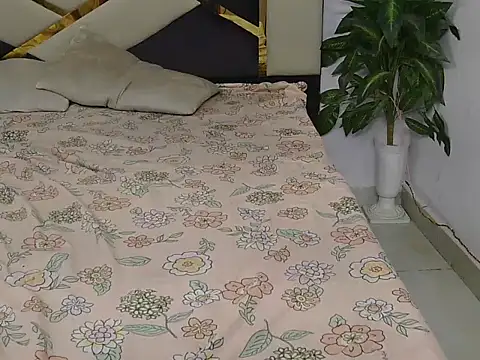 Lovelyy-couple online show from November 13, 12:15 pm