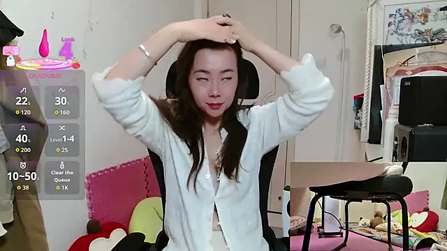 sallycui online show from November 1, 11:23 am