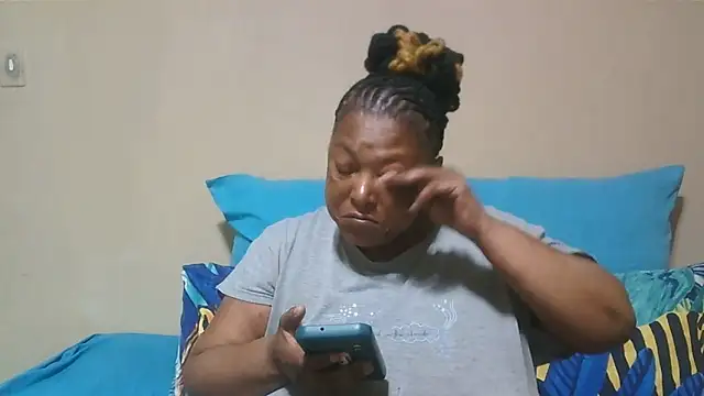 GAIGANTICBOOBS online show from March 23, 3:32 am