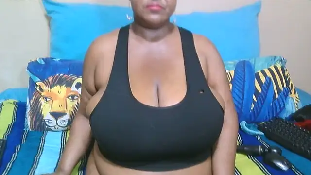 GAIGANTICBOOBS online show from April 12, 7:52 pm