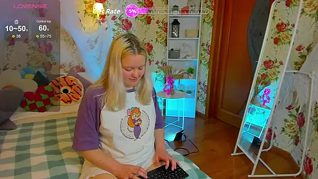 RoseThomas  online show from November 3, 8:48 am