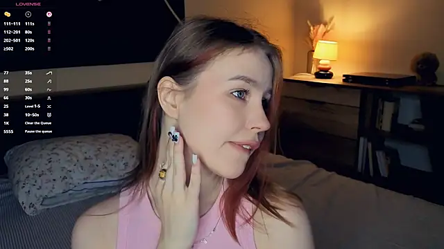 MaliaBourraine online show from December 4, 7:17 am