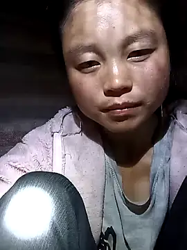 Snapshot of clara-cute chatting on October 18, 1:01 pm clara-cute online show from October 18, 1:01 pm