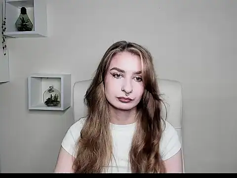 NinaBlond1 online show from October 22, 5:41 am