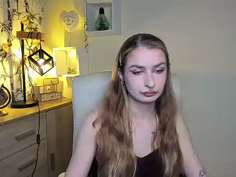 NinaBlond1 online show from November 12, 6:36 am