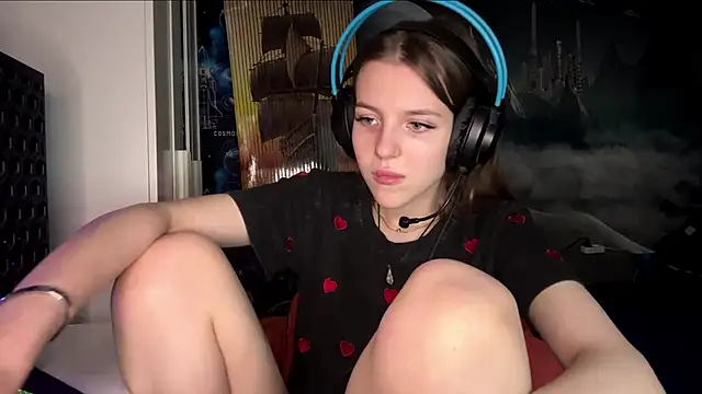 Elira Breeze online show from November 5, 12:38 pm