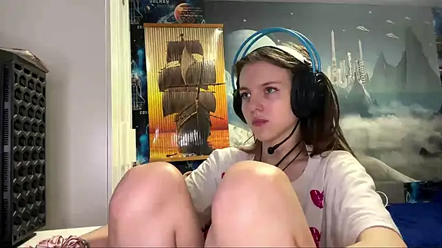 Elira Breeze online show from December 3, 12:47 pm