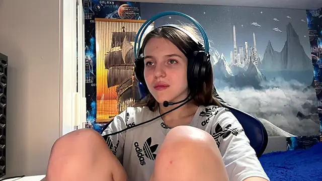 Elira Breeze online show from April 16, 2:51 pm