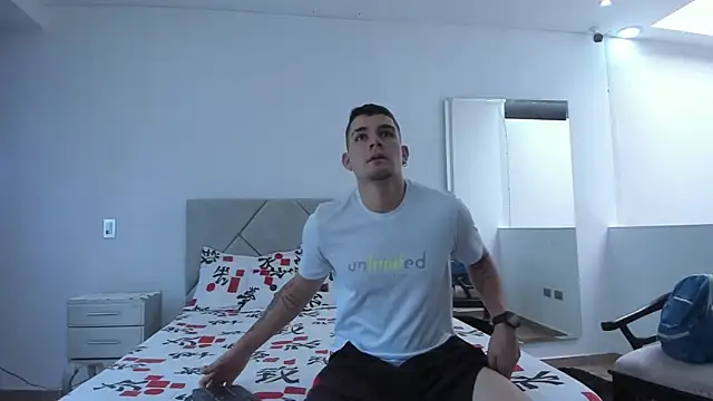 BooyHott  online show from September 24, 7:28 pm