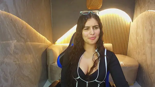 dany r  online show from October 24, 1:07 pm