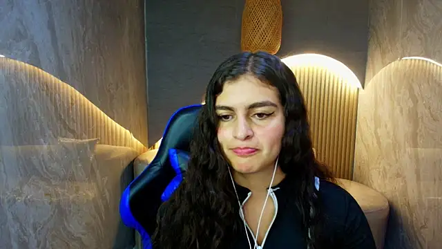 dany r  online show from November 11, 1:33 pm