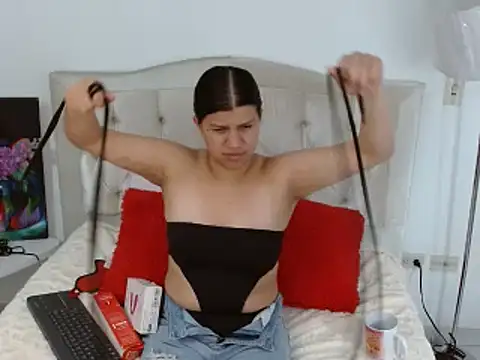 Snapshot of Arianaskyblue chatting on October 2, 12:06 am Arianaskyblue online show from October 2, 12:06 am