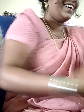 sweetqueen143 online show from October 4, 6:00 am