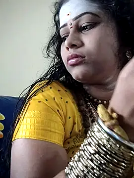 sweetqueen143 online show from October 26, 4:40 am