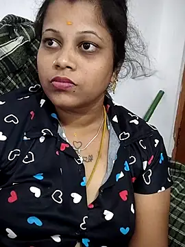 sweetqueen143 online show from May 15, 11:34 pm