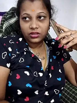 sweetqueen143 online show from May 16, 12:29 am